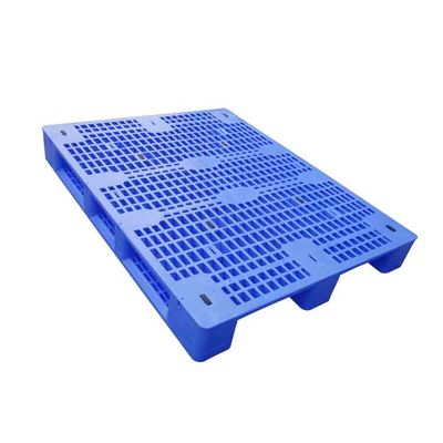 1500kg HDPE Heavy Duty Plastic Pallets 1.4*1.1m Three Runners Plastic Pallet Skids
